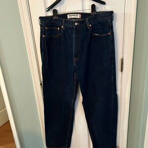 Levis 550 38w 32l
100% Cotton
19.5" across waist flat
32” Inseam
12.5" rise